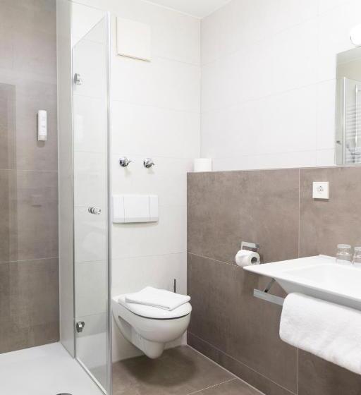 Quarto Estandar Individual, Jägerhaus