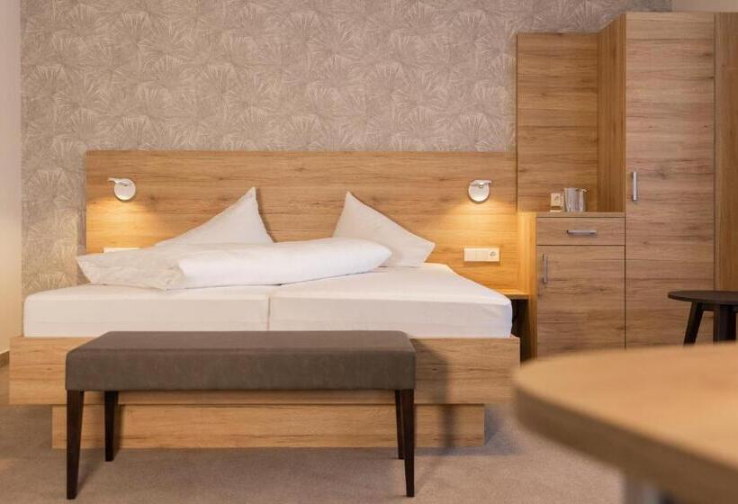 Quarto Estandar Individual, Jägerhaus