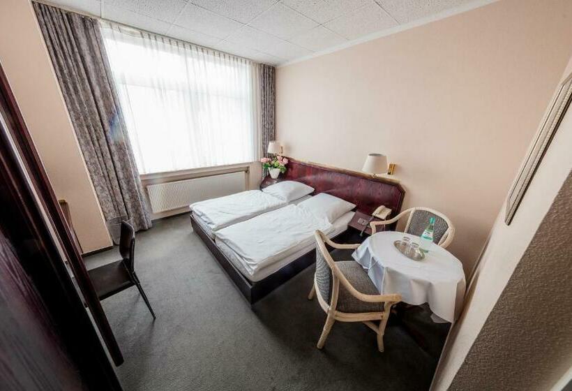 Номер Стандарт, Meyer