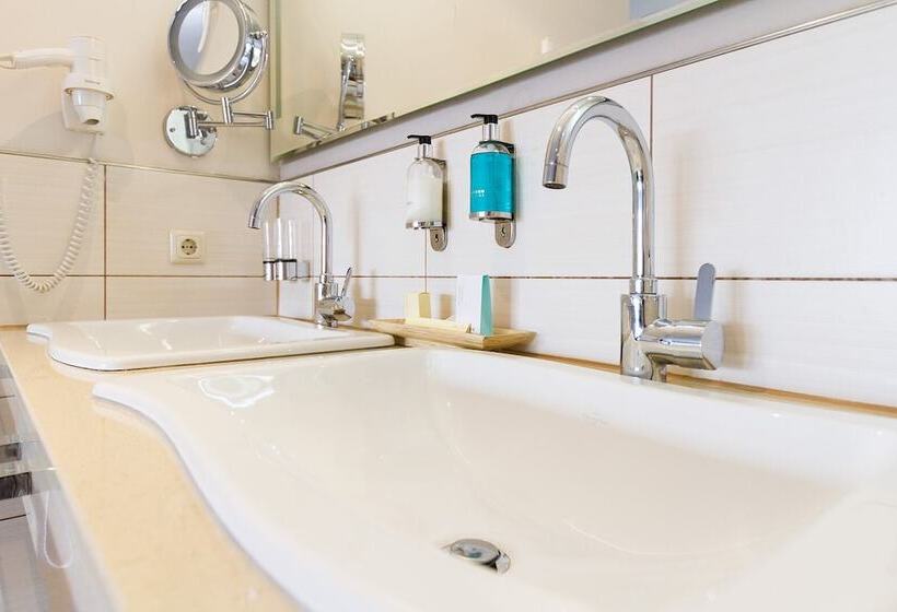 غرفة قياسية مزوَّدة بشُرفة, Nordseehotel Kröger