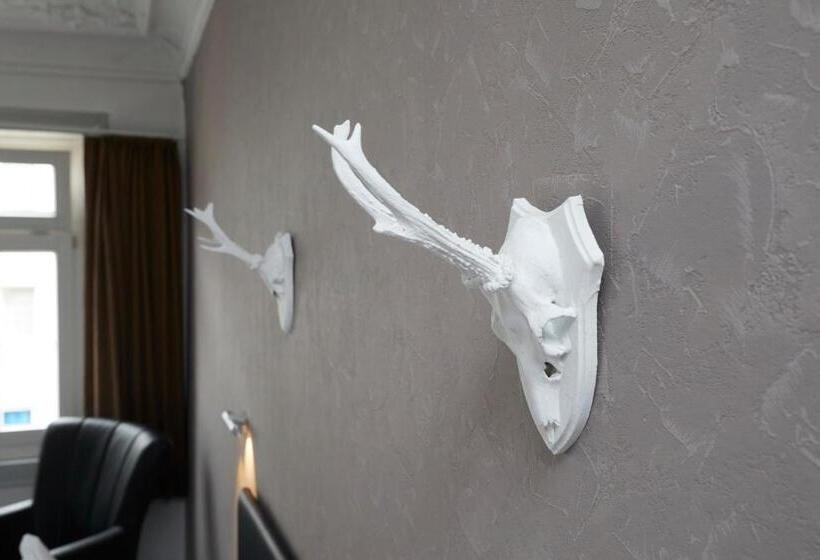 غرفة قياسية ثلاثية, Schlemmer