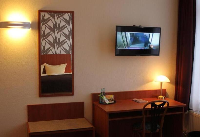 غرفة قياسية فردية, Schwarzer Adler Jever