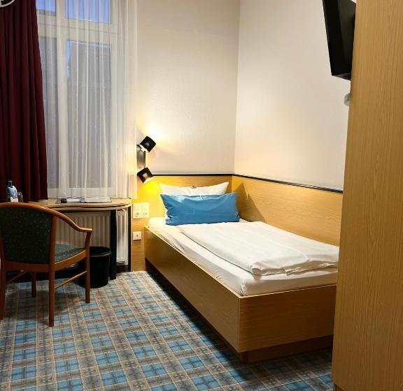 غرفة إقتصادية فردية, Schwarzer Adler Jever