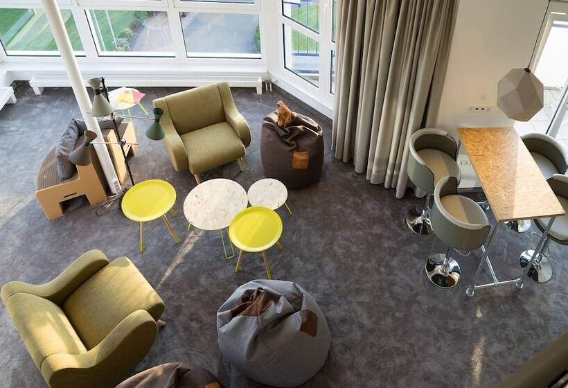 إستوديو سوبيريور, Sport  & Seminarhotel Glockenspitze