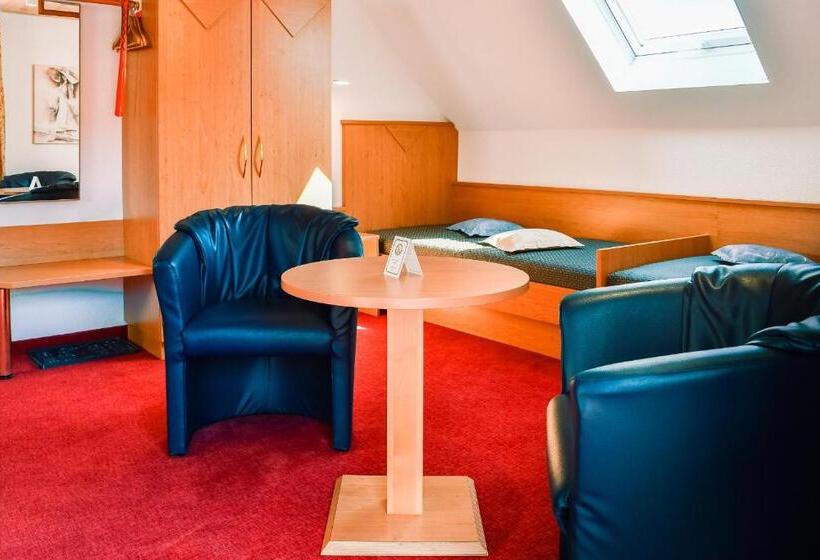 חדר משפחתי, Waldblick