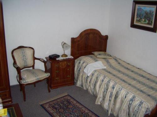 标准单人间, Zum Stresemann