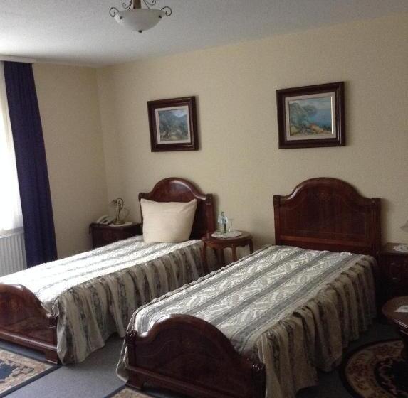 标准间, Zum Stresemann