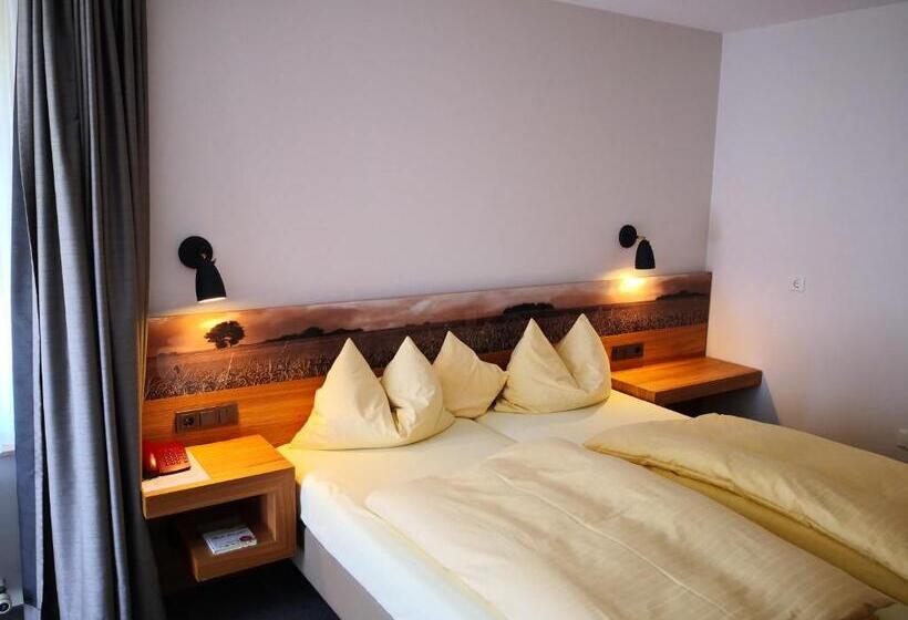 חדר סטנדרט עם מרפסת, Landhotel Gasthof Wittstaig