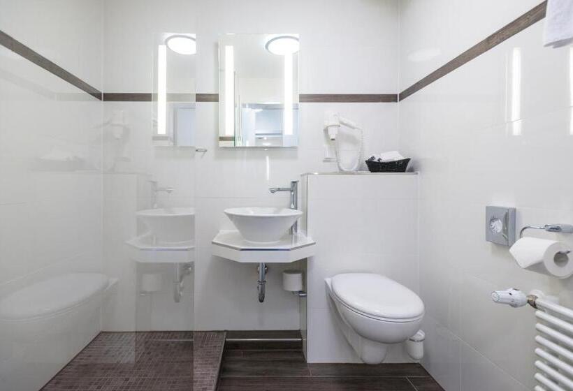 חדר סטנדרט עם מרפסת, Landhotel Kristall