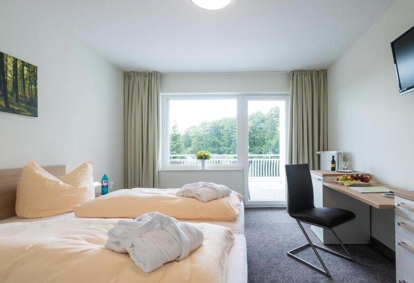 Номер Стандарт с Балконом, Landhotel Kristall
