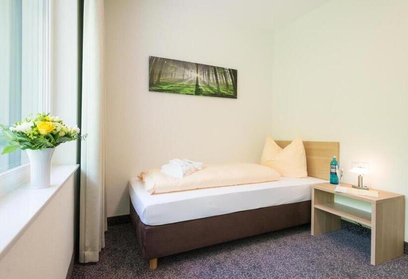 חדר סטנדרט יחיד עם מרפסת, Landhotel Kristall