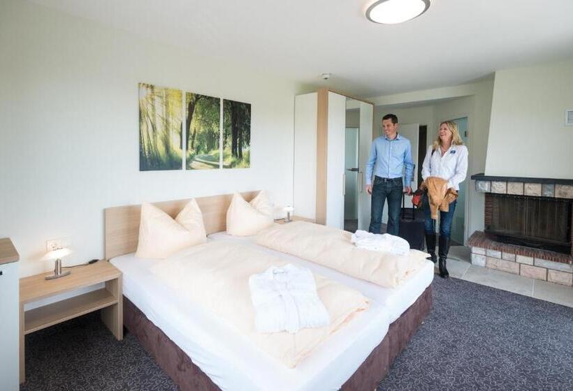 חדר דלוקס עם מרפסת, Landhotel Kristall