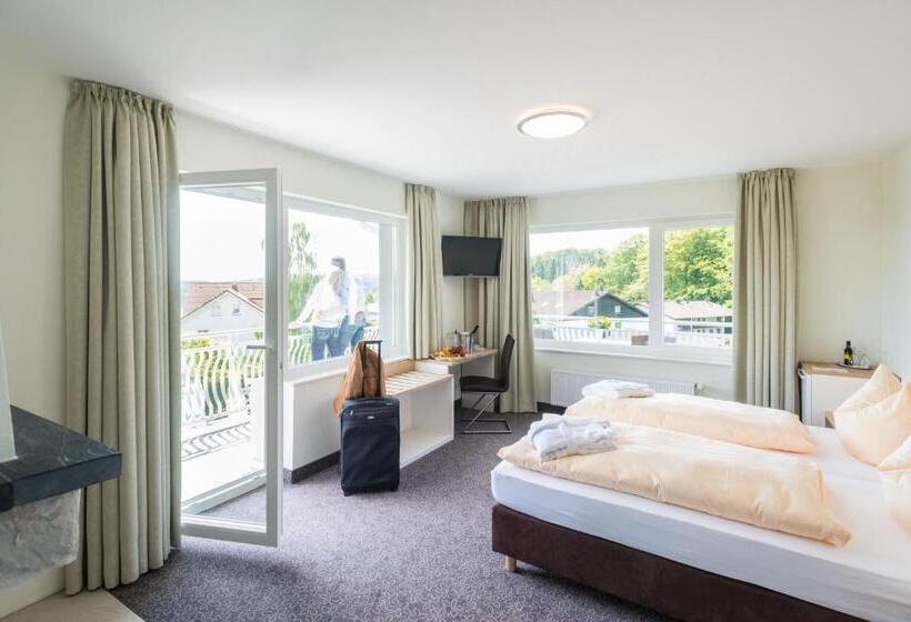 חדר דלוקס עם מרפסת, Landhotel Kristall