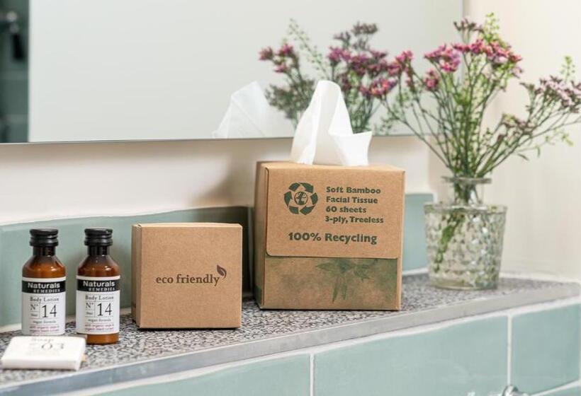 חדר משפחתי, Parkhotel Landau