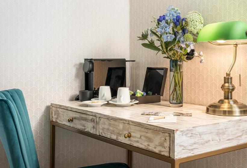 חדר משפחתי, Parkhotel Landau