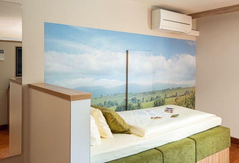 חדר משפחתי, Parkhotel Landau