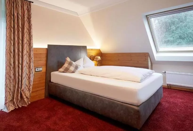 اتاق استاندارد یک تخته با بالکن, Romantik Hotel Rindenmühle