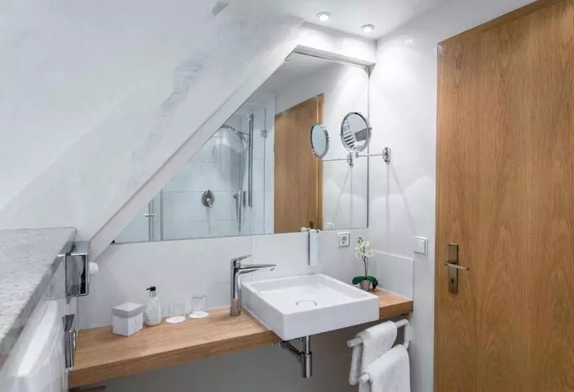 اتاق استاندارد با بالکن, Romantik Hotel Rindenmühle