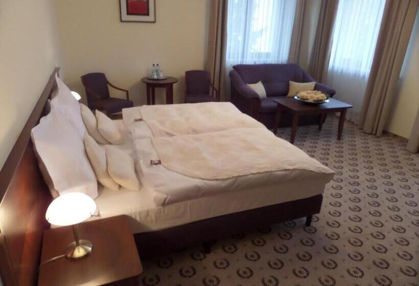 غرفة كومفورت ثلاثية, Astoria Bed & Breakfast