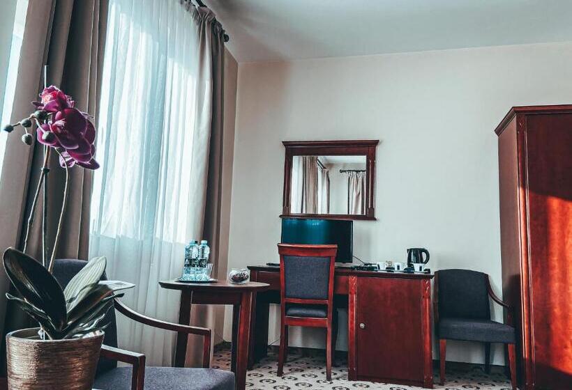 غرفة كومفورت ثلاثية, Astoria Bed & Breakfast