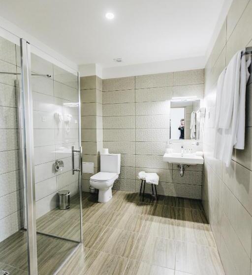 اتاق لوکس با تخت بزرگ, готель континент миколаїв