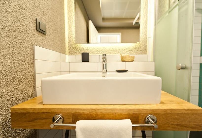 غرفة قياسية مزوَّدة بشُرفة, Arinnanda Otel