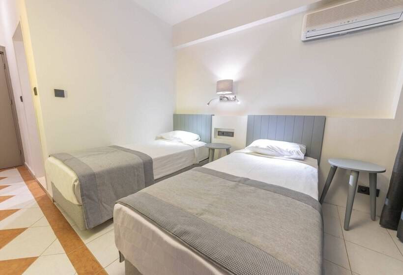 غرفة قياسية مزوَّدة بشُرفة, Arinnanda Otel