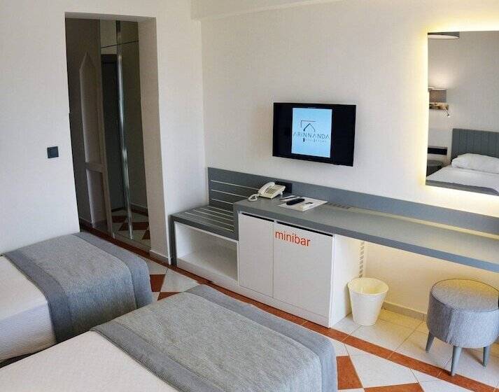 غرفة قياسية مزوَّدة بشُرفة, Arinnanda Otel