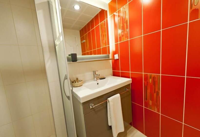 غرفة قياسية فردية مطلة علي البحر, Arinnanda Otel