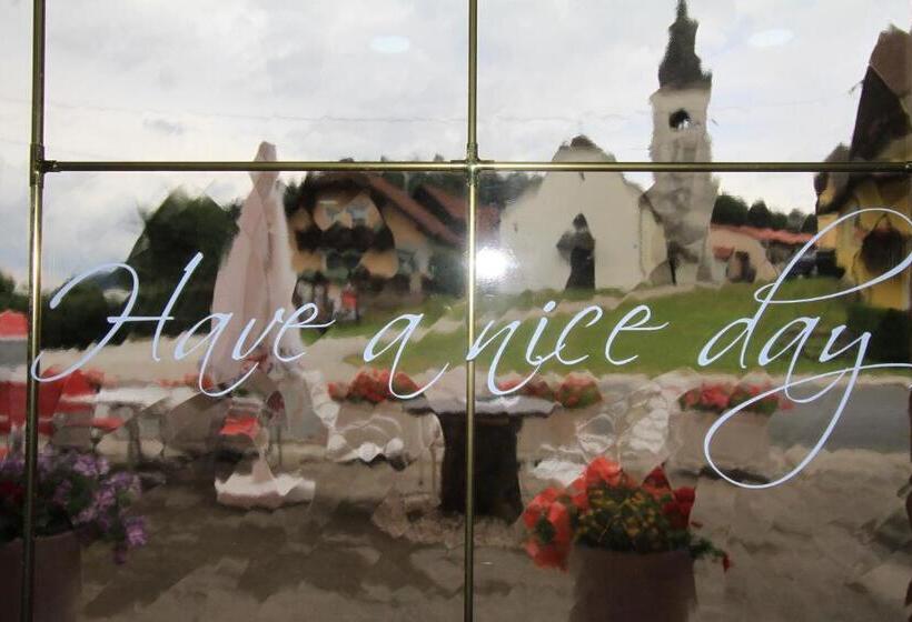 带阳台标准四人间, Bed & Breakfast Eckwirt