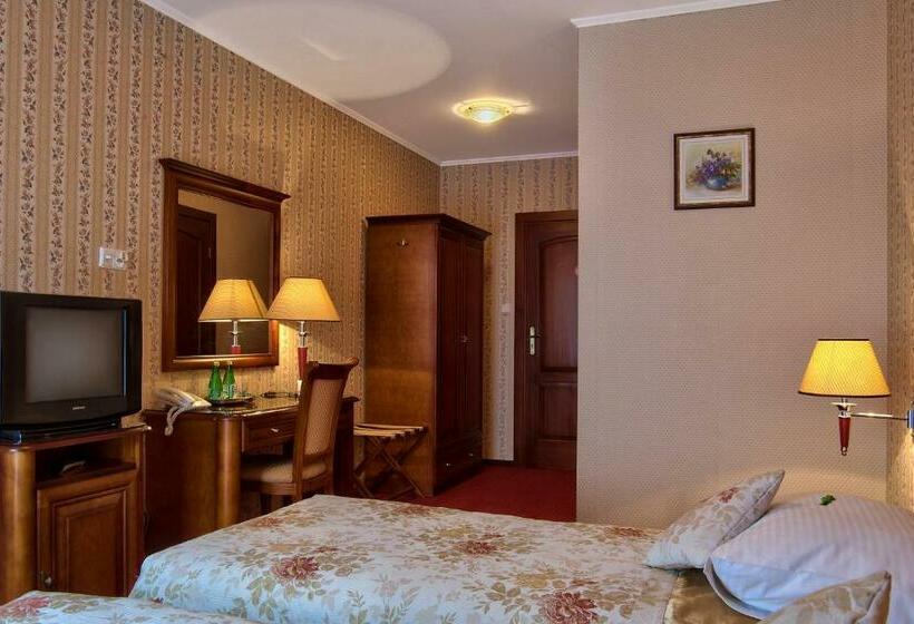 חדר סטנדרט, Dworek Tryumf