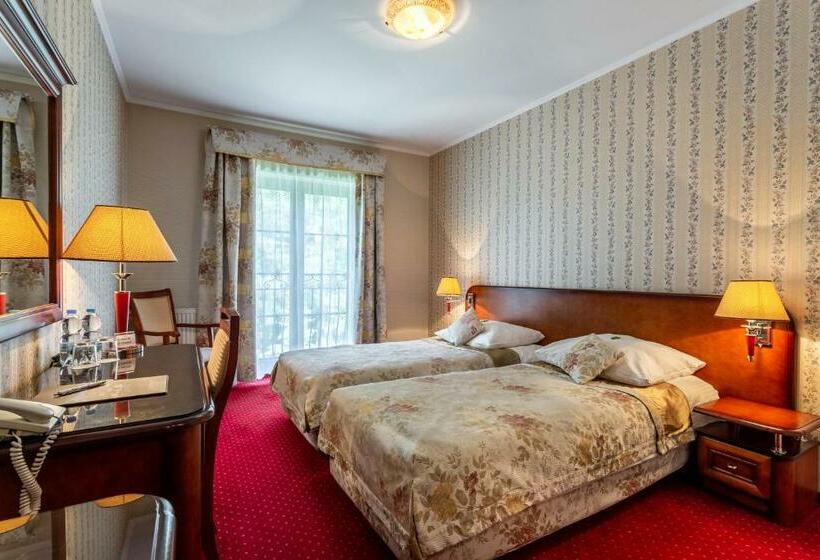 חדר סטנדרט, Dworek Tryumf