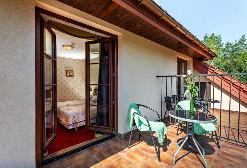 חדר סופריור, Dworek Tryumf