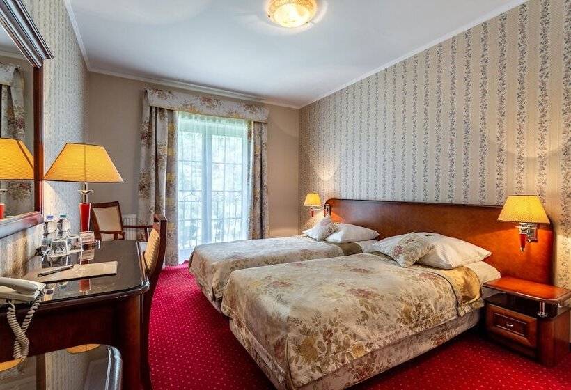 חדר סטנדרט, Dworek Tryumf