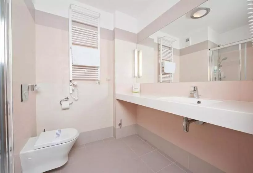 Standard Yhden Hengen Huone, Interferie Medical Spa