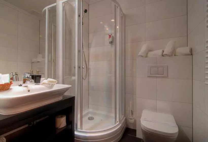 Deluxe-huone, Kormoran Medispa