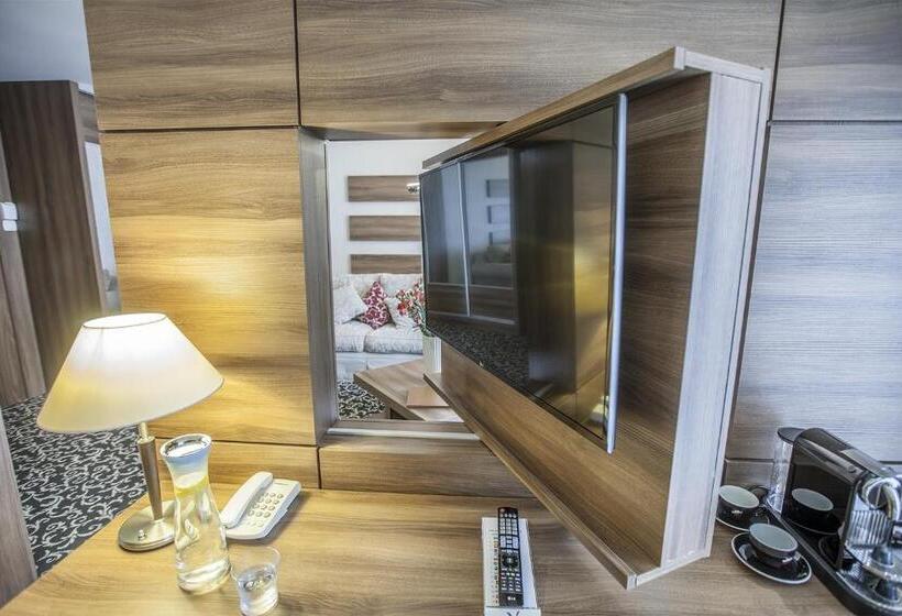 Полулюкс Вид на Сад, Kormoran Medispa