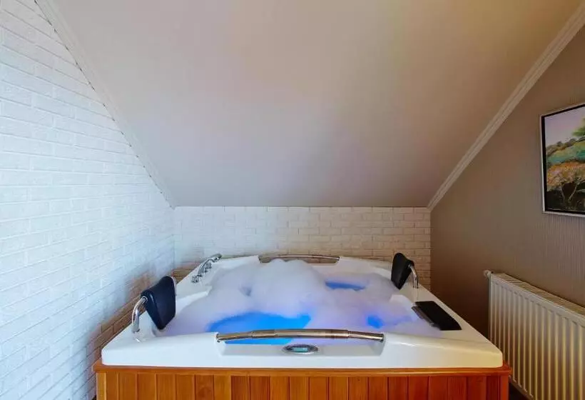Huoneisto 1 Makuuhuone Terassi, Kormoran Medispa
