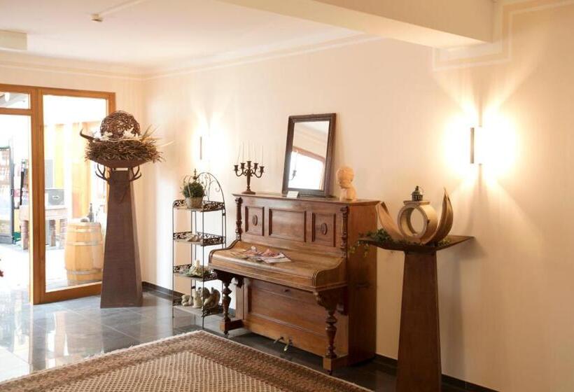 三人经典房间, Neumaiers Hirsch Gasthof Und Land