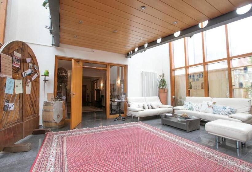 Трехместный Номер Классика, Neumaiers Hirsch Gasthof Und Land