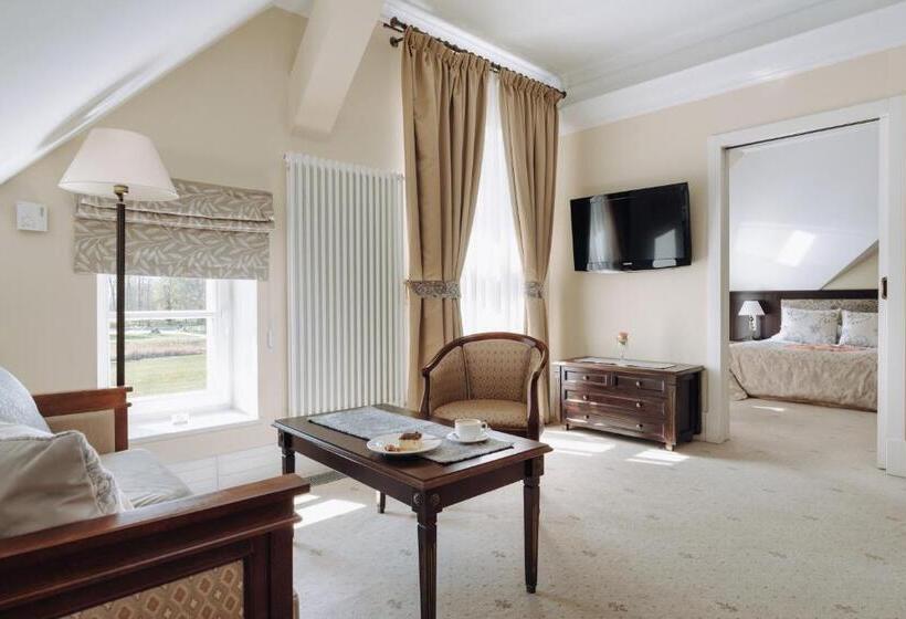 דירת חדר נוף לגינה, Pałac Romantyczny