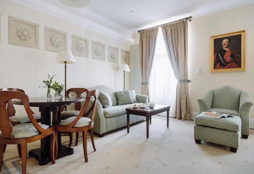 דירת חדר נוף לגינה, Pałac Romantyczny