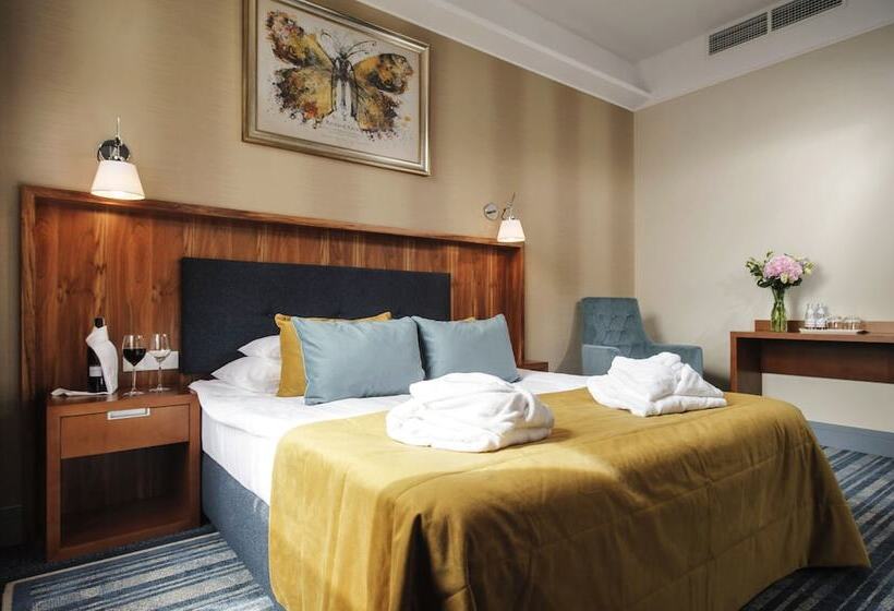 חדר סופריור, Pałac Romantyczny