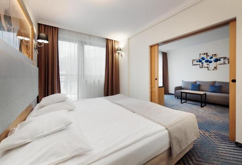 سوییت لوکس, Pegaz