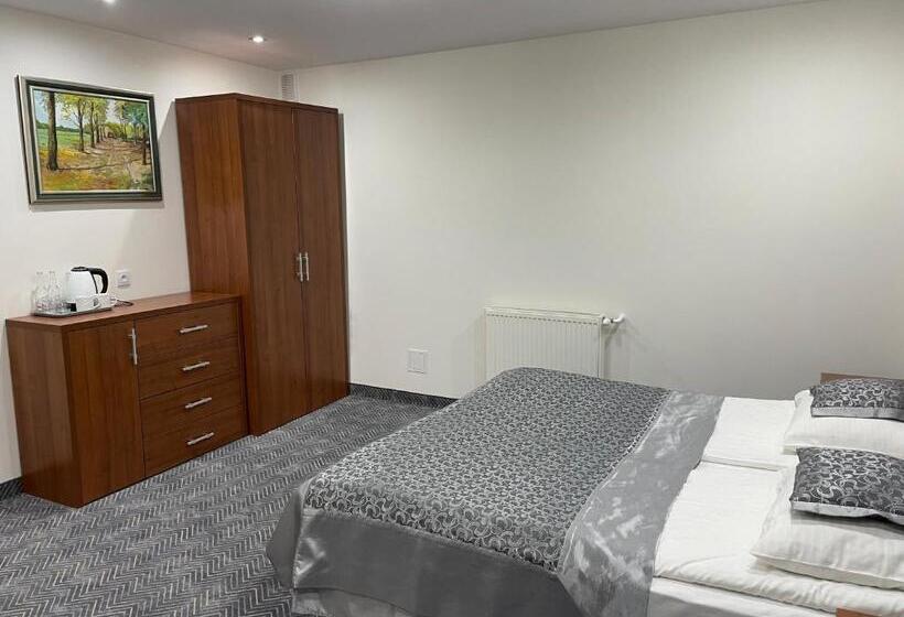 اتاق خانوادگی, Pegaz