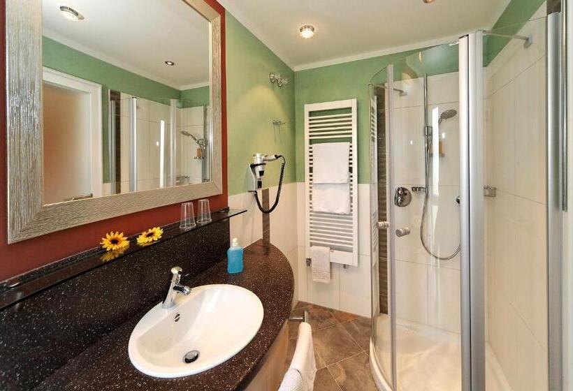 컴포트 룸, Restaurant Früchtl