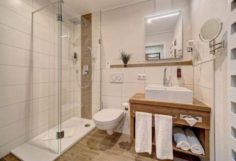 컴포트 룸, Restaurant Früchtl