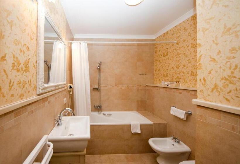 سوییت خانوادگی, Royal Baltic 4 Luxury Boutique