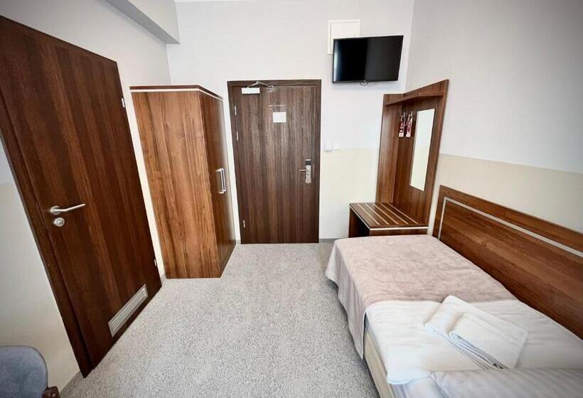 اتاق استاندارد یک نفره, Szyndzielnia