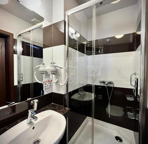 اتاق استاندارد یک نفره, Szyndzielnia